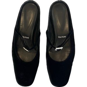 Vera Wang Vintage Velvet Flats